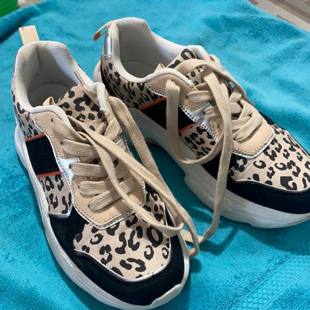 Walking shoes womens